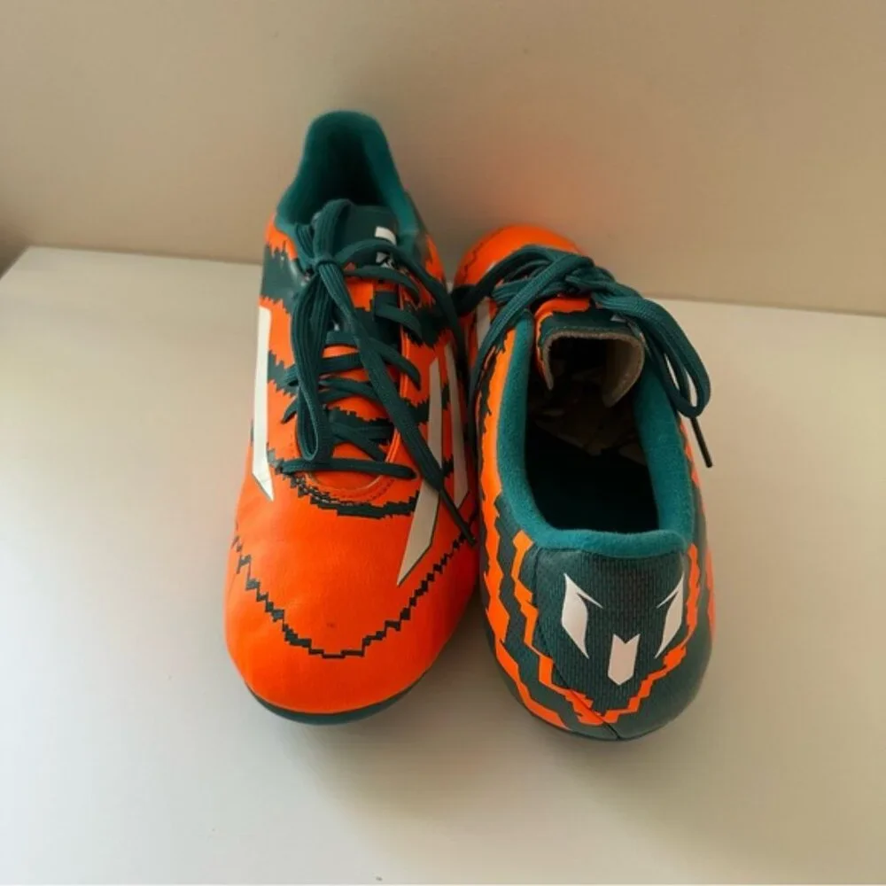 Adidas Messi Cleats - Picture 11 of 16